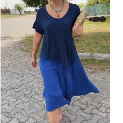 Kleid mit rundem Ausschnitt und kurzen Ärmeln in Farbverlauf