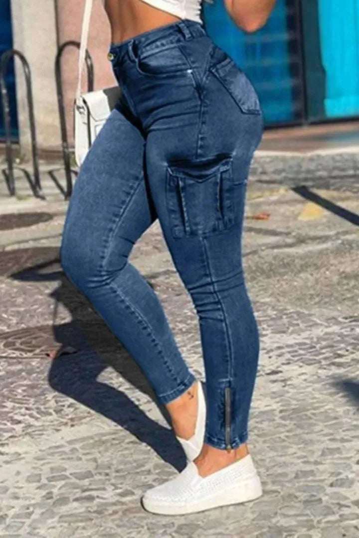 Skinny Jeans mit Pattentasche und Reißverschluss an der Seite