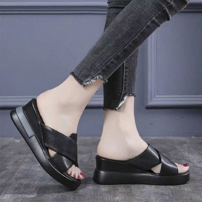 Contemporary open-toe sandals with a 7cm mid-heel