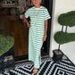 Gestreiftes Maxikleid mit Rundhalsausschnitt, Schlitz am Saum