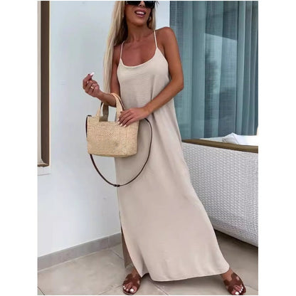 Locker sitzendes Maxikleid mit Spaghettiträgern und Seitenschlitz