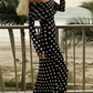 Elegantes Kleid mit Tupfenmuster und freien Schultern