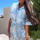 Lässiges Damen-Set mit bedrucktem Kurzarmhemd und weitem Bein und Hose