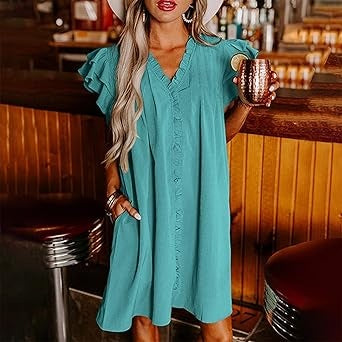 Lässiges Plisseekleid mit V-Ausschnitt und Rüschen für Damen