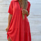🌸 49 % RABATT JETZT! 🌸 Bequemes, einfarbiges Kleid mit Reversknopfleiste