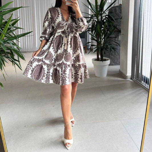 Damenmode-Minikleid mit V-Ausschnitt und Print