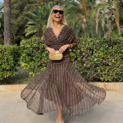 Bohemian-Maxikleid aus gerafftem Netzstoff mit V-Ausschnitt👗