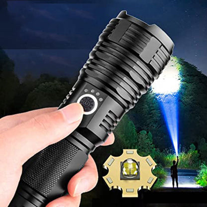 Set aus superhellen, wasserdichten, wiederaufladbaren Taschenlampen mit Zoom
