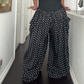 Lässige Damenhose mit weitem Bein und Polka-Dots