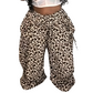 Lässige Damenhose mit weitem Bein und Polka-Dots